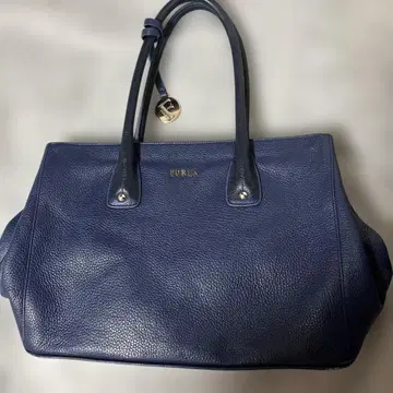 FURLA 네이비 가죽 토트백 SALE