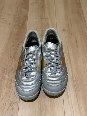 MORELIA SALA PRO TF 실버 27cm