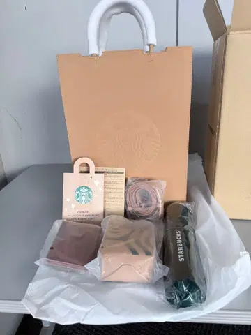 스타벅스 베이지 가죽 토트백 2026