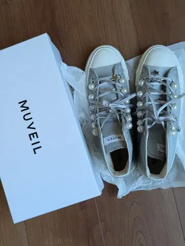 MUVEIL 펄 장식 하이컷 스니커즈 23.5cm 스타