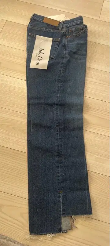 미라 오웬 밑단 단차 겨드랑이 슬릿 데님 팬츠