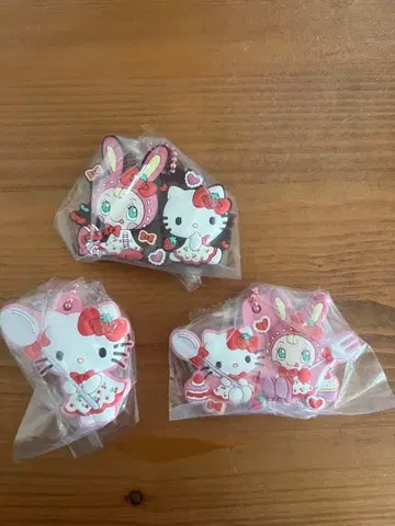 헬로키티 메조피아노 키링 새상품