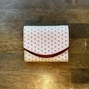 콰트로 갓츠 작은 지갑 페케뇨 아사노하 문양 일본풍 패턴