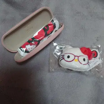 OWNDAYS x Hello Kitty 안경 케이스와 마스코트 클리너