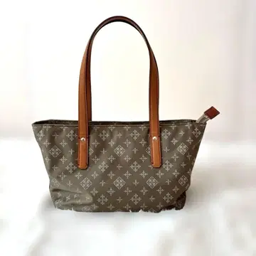 새상품급 러셋 베이지 계열 러셋 모노그램 토트백 가죽 핸들