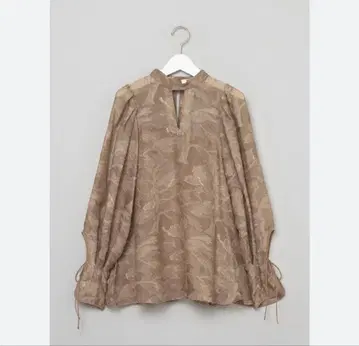 프레이 아이디 프론트 슬릿 블라우스