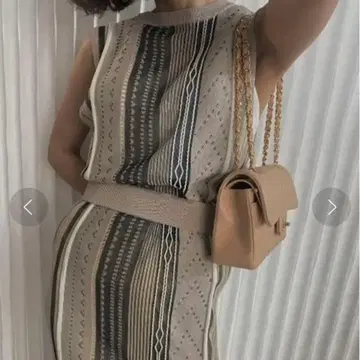 2603067 MEDI SHEER RANDOM STRIPE KNIT