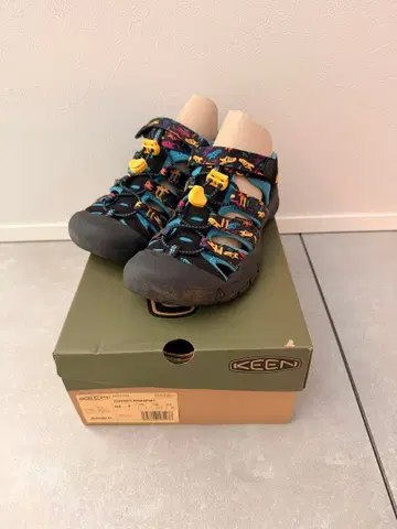 KEEN NEWPORT H2 아웃도어 샌들 22.5cm