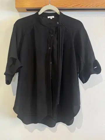 엔폴드 린넨 라이크 셔츠 블랙 반팔 셔츠 버튼 리본 디자인