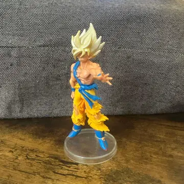 드래곤볼 가챠가챠 초사이어인 손오공 피규어