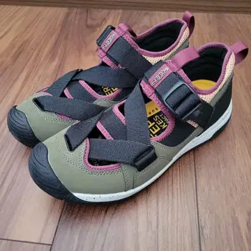KEEN 스포츠 샌들 올리브 그린