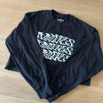 MASSES 블랙 긴팔 티셔츠 MEDIUM