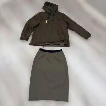 ANTEPRIMA 올리브색 셋업 니트 저지