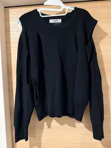 sulvam 슬래시 니트 블랙