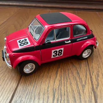 ROAD Signature 1/18 피아트 아바르트 695SS