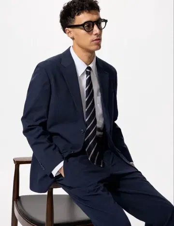 [새상품급] 유니클로 UNIQLO 감동 자켓 네이비 M 정가 6,990엔