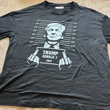 트럼프 대통령 디자인 티셔츠 미사용 새상품