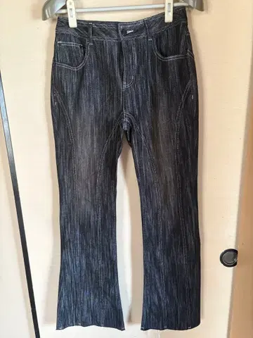 AVANDRESS 씬 부츠컷 팬츠 워싱 블랙