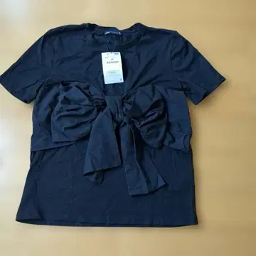 ZARA 리본 포함 블랙 티셔츠 M 사이즈