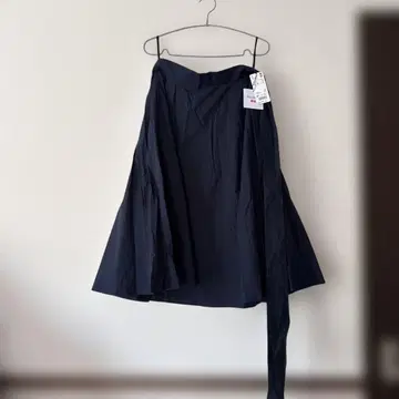 UNIQLO JWANDERSON 하이웨스트 플레어 스커트 67 네이비