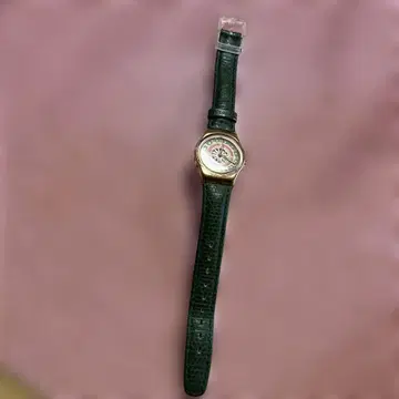 아날로그 손목시계 골드 컬러 케이스 그린 컬러 스트랩 올드 스와치