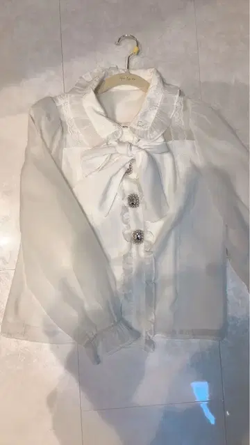 로지타 Rojita 화이트 쉬폰 블라우스