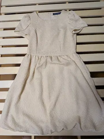 M's Gracy 반팔 아이보리 무릎 기장 원피스 40