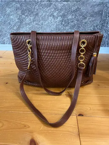 BALLY 가죽 토트백 브라운 퀼팅 골드 금장 장식