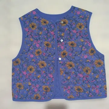 그린 라벨 플라워 프린트 퀼트 베스트