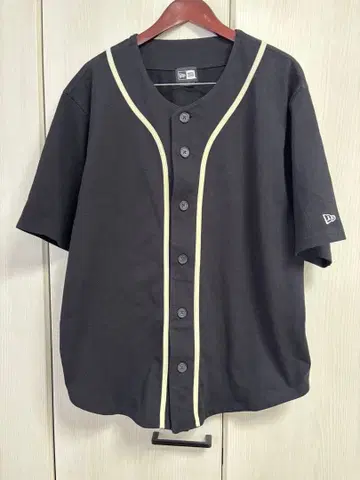 NEW ERA 블랙 반팔 셔츠 X LARGE