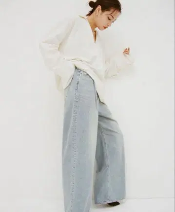 2603076 스즈 히로세 TUCK WIDE DENIM PANT