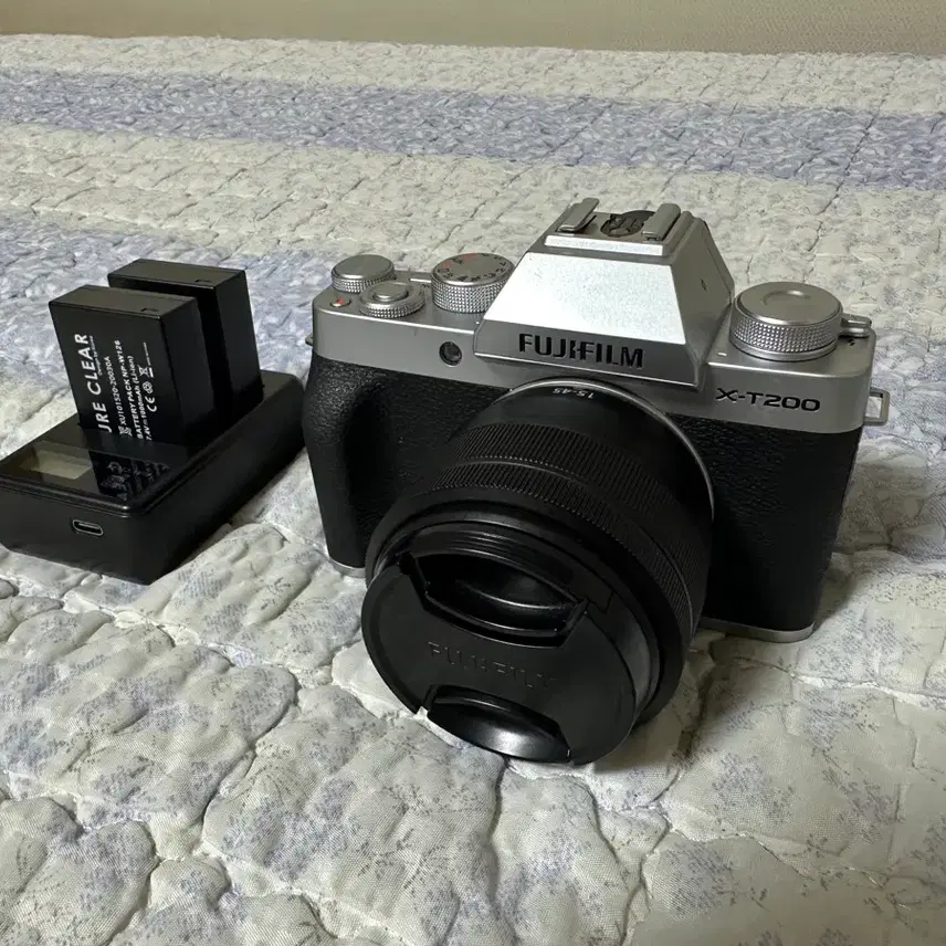 FUJIFILM 후지필름 X-T200 미러리스 카메라 + 렌즈