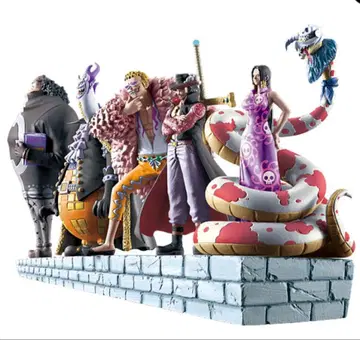 원피스 로그박스 마린포드 편 전편 본부 앞의 왕하칠무해 피규어