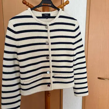 24SS 미사용 Theory 워셔블 니트 자켓 P 사이즈