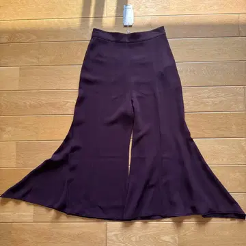 JILL STUART 새상품 다크 퍼플 플레어 팬츠 사이즈 2