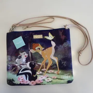 Samantha Thavasa와 Disney의 콜라보 백