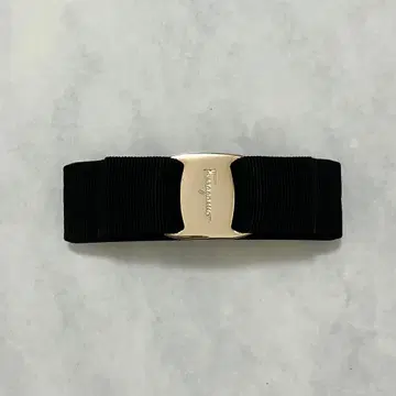 페라가모 머리핀 블랙 골드