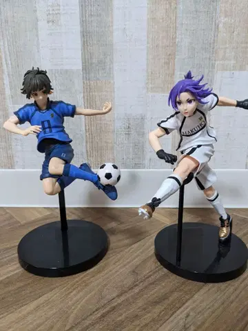 개봉품 블루 록 피규어 하치라쿠 메구루, 미카게 레오 2체 세트