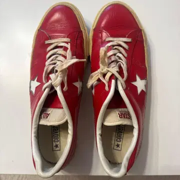 레드 가죽 스니커즈 스타 포함