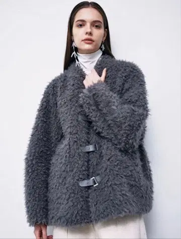 스터닝 루어 보아 숏코트