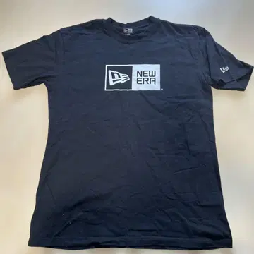 NEW ERA 블랙 T셔츠 XL 사이즈 프론트 로고