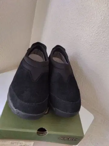KEEN 블랙 슬립온 24.5cm 방수