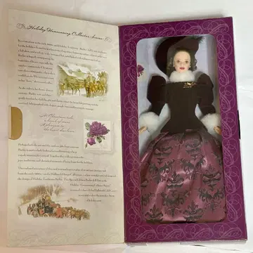 Holiday Traditions Barbie Hallmark 바비