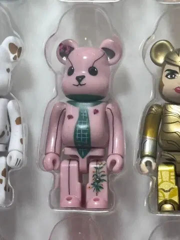 베어브릭 시리즈 40 나탈리 레테