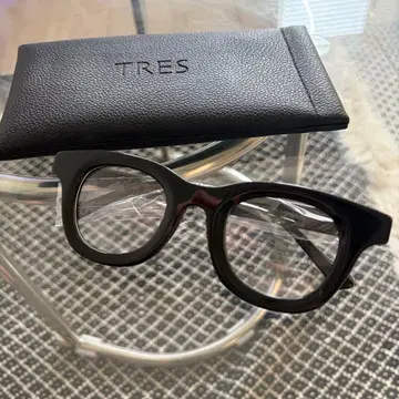 TRES 블랙 프레임 안경 케이스 포함
