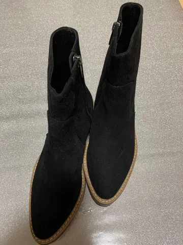 히미코 블랙 스웨이드 사이드 지퍼 부츠