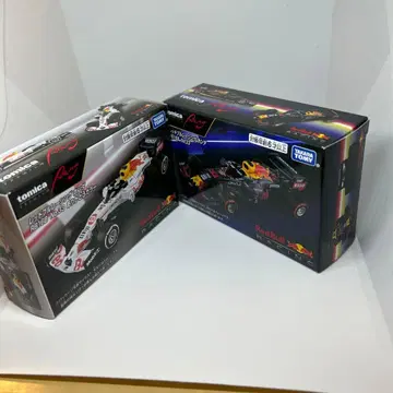 토미카 레드불 레이싱 RB16B No.33 2대 세트