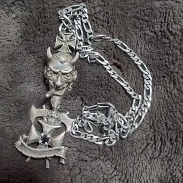 악마의 얼굴 펜던트 목걸이