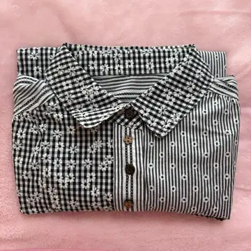 [ 선착순 ] 버튼 다운 셔츠 블랙과 화이트 스트라이프 꽃무늬 택 포함