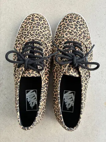 VANS 레오파드 무늬 스니커즈 23.5cm